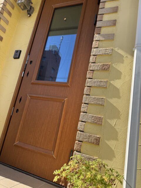 玄関ドアダイノックト貼り　仕上げ編